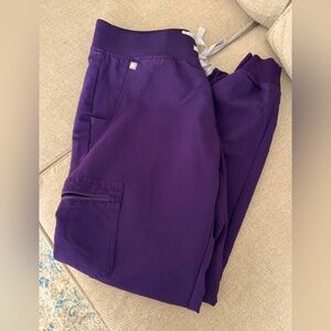 Figs set in Purple Jam